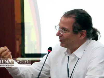 غرب نیازمند گفت‌وگو با فرهنگ‌های دیگر است/ درس‌های زیادی از تمدن‌های دیگر برای غرب وجود دارد/ همه فرهنگ‌ها برای بقا باید گفت‌وگو کنند