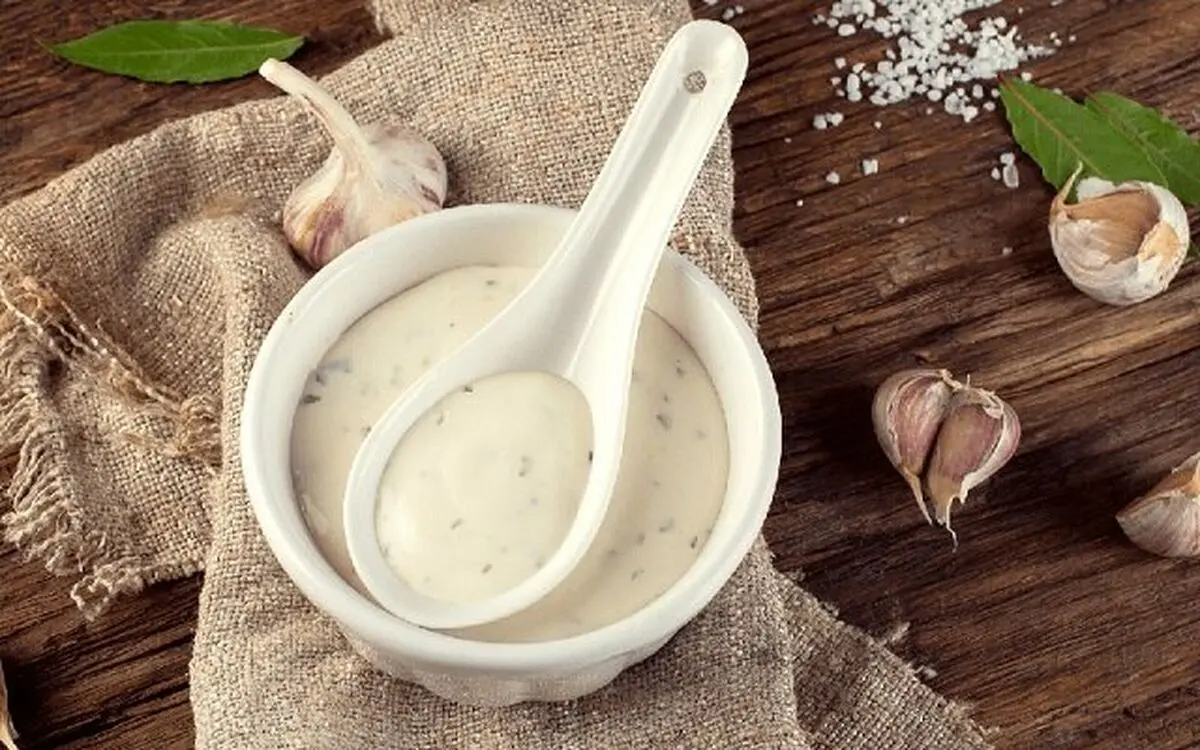 طرز تهیه سس سیر خانگی