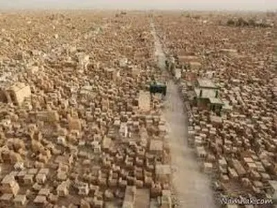 تصاویر هوایی از وادی السلام نجف، بزرگترین قبرستان در جهان + فیلم