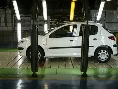 France's auto makers exit from Iran is not yet certain