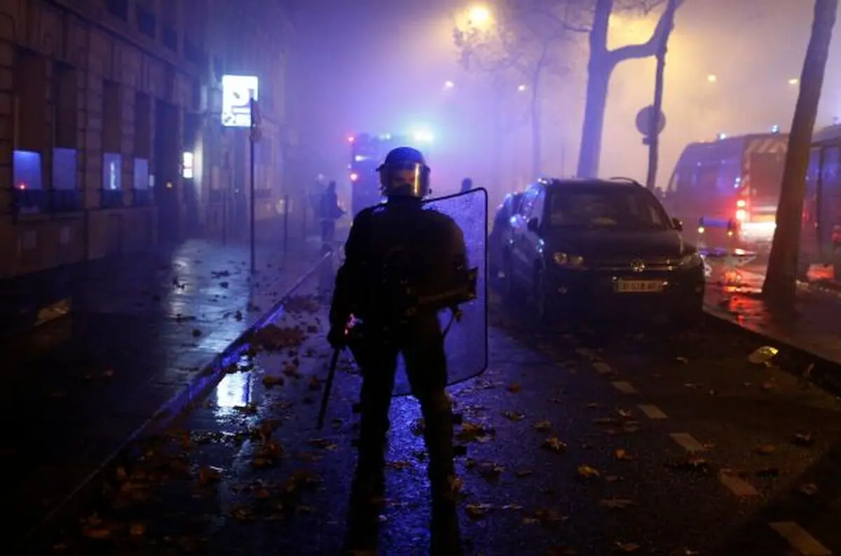 'State of insurrection' as fuel tax riots engulf central Paris