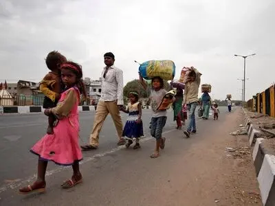 کارگران هندی دست به اعتراضات گسترده سراسری زدند/ امنیت شغلیِ کارگران یکی از مطالبات اتحادیه‌های کارگری است