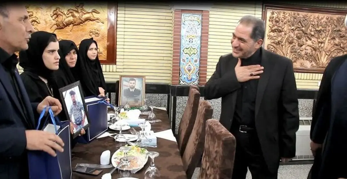 دیدار امیر صباحی‌فرد با خانواده شهدای جنگ ۱۲ روزه تحمیلی