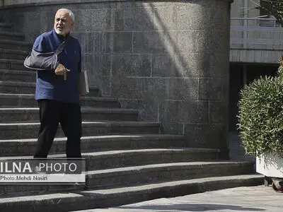 Hezbollah alive, Resistance leaders path not defeated: Zarif