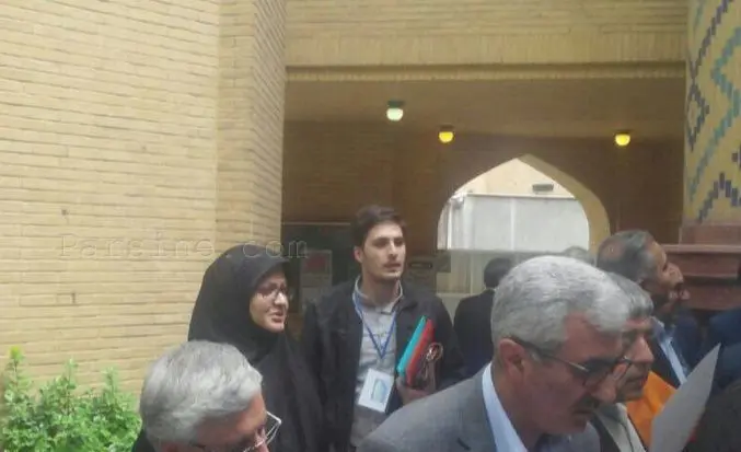 عکس: مینو خالقی در مسجد نهاد ریاست جمهوری 