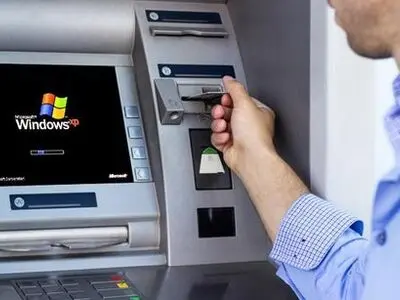 سقف برداشت پول از عابربانک ۳۰۰ هزار تومان ماند 
