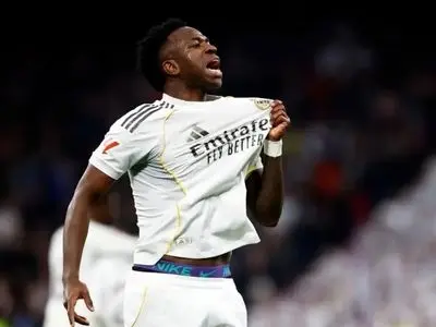 واکنش وینیسوس به اعتراض تماشاگران در برنابئو