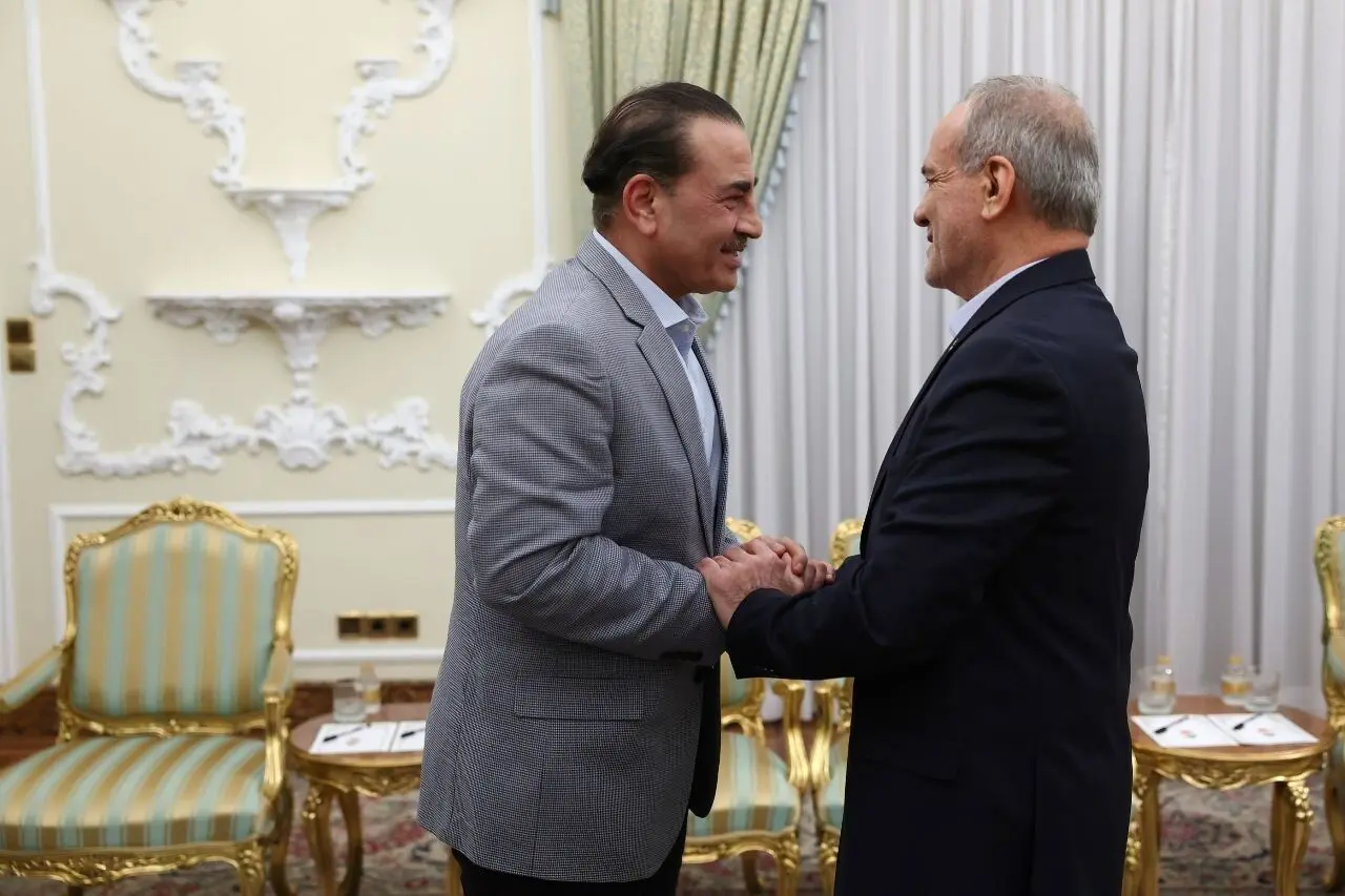 دیدار فرمانده ارتش پاکستان با پزشکیان