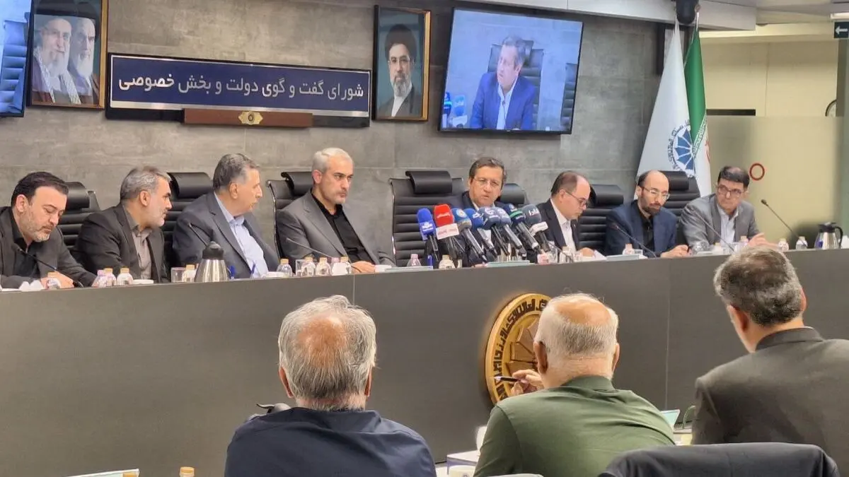 همتی: در تامین ارز ترجیحی دارو مشکلی نداریم/ نوری: قیمت گذاری در حوزه گوشت به اتحادیه مربوطه واگذار می‌شود