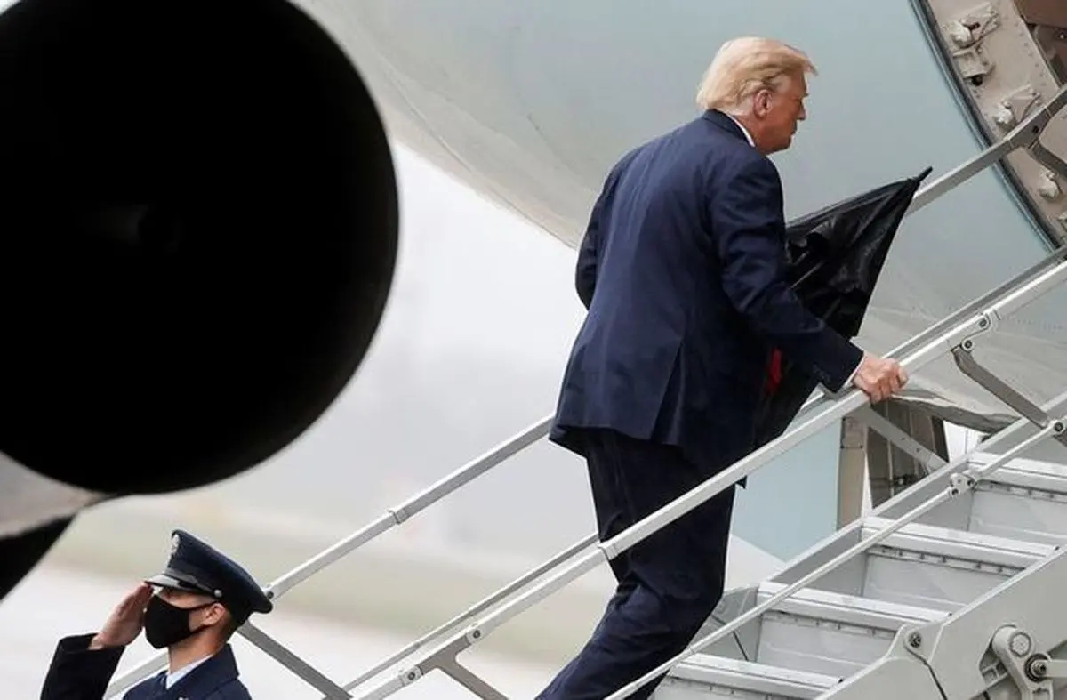 ترامپ بدون ماسک عازم فلوریدا شد