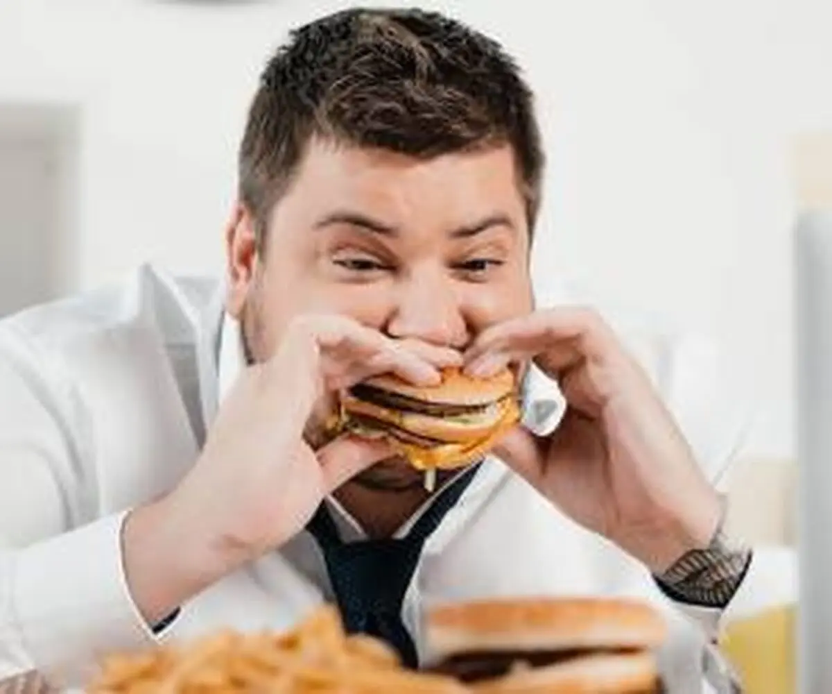 مضرات باورنکردنی تند غذا خوردن بر بدن
