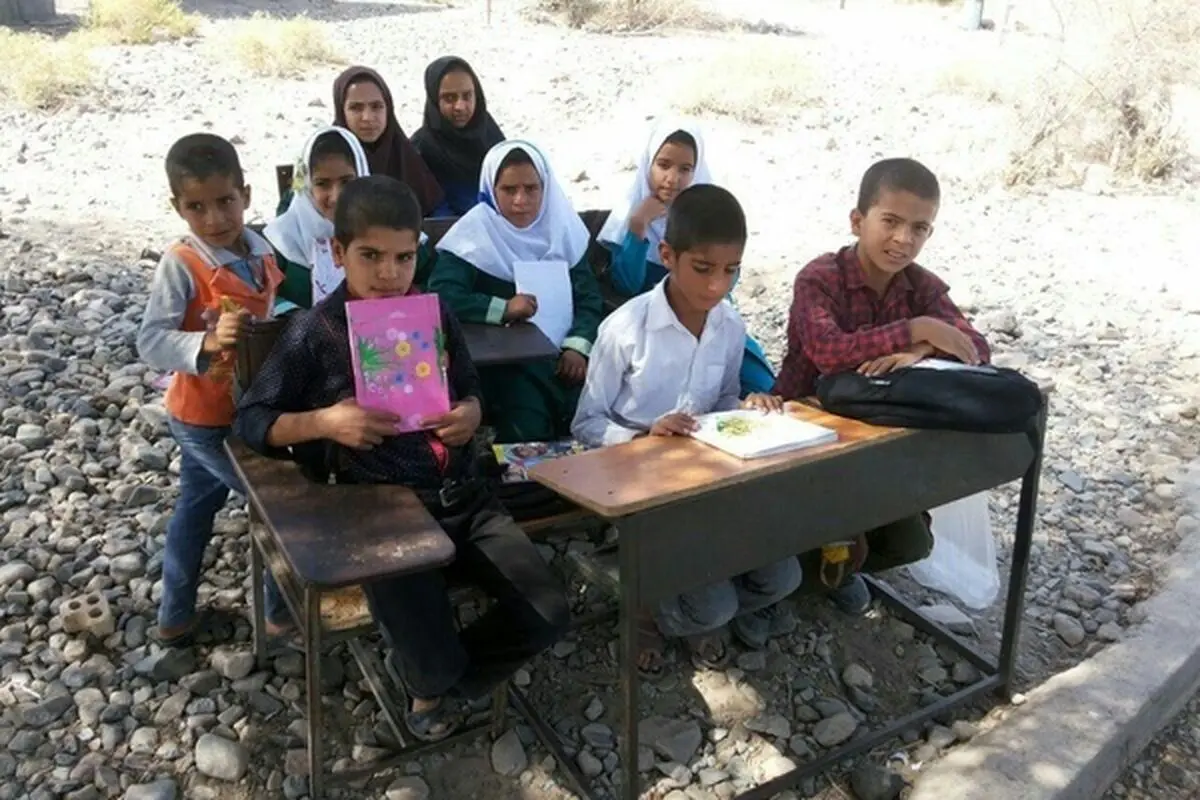 اهدای ۱۶۵ هزار تبلت به دانش‌آموزان محروم با همت خیرین، نهادها و دستگاه‌های اجرایی