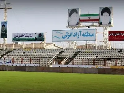 تصاویر/ آغاز بازسازی سکوهای ورزشگاه تختی انزلی