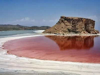دریاچه ارومیه در آستانه بحران نهایی؛ هشدارها و راهکارهای متضاد برای نجات نگین آبی شمال‌غرب