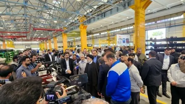 افتتاح خط تولید شرکت خودروسازان دیزلی آذربایجان با حضور رئیس‌جمهور