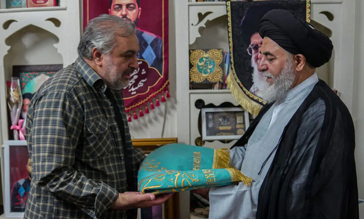 تولیت مسجد مقدس جمکران با خانواده شهید «محمدتقی باعاطفه» دیدار کرد