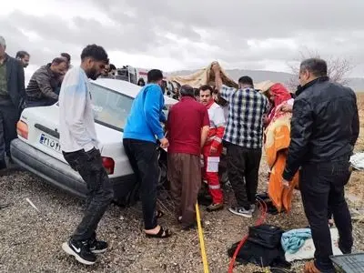 برخورد دو خودروی سواری در محور بروجن به لردگان یک فوتی و یک مصدوم برجا گذاشت