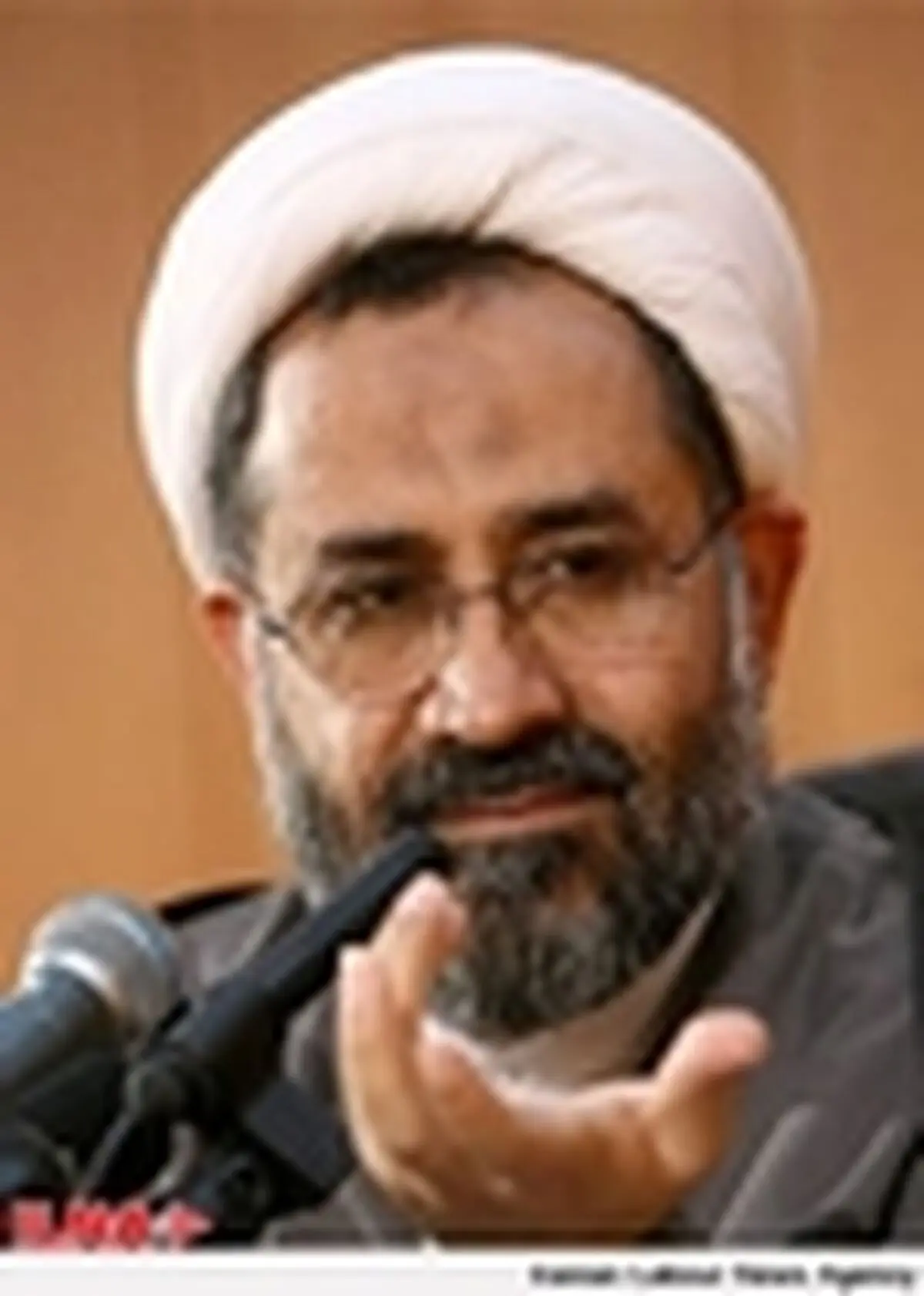 نباید از جدا شدن افرادی با سوابق انقلابی از مسیر انقلاب وحشت کرد