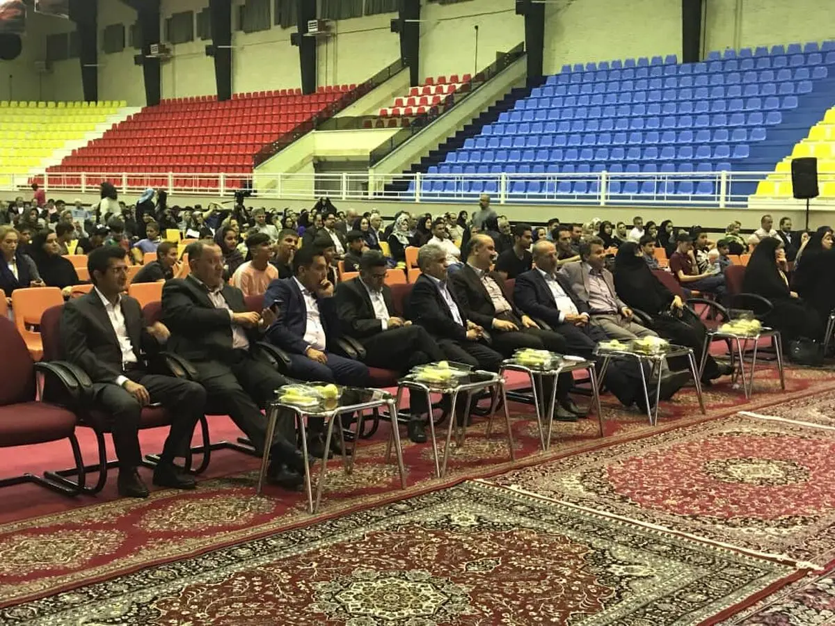 جلوگیری از ورود نوازندگان خانم به جشن خیریه/ نوازندگان از نشستن در سالن هم محروم شدند
