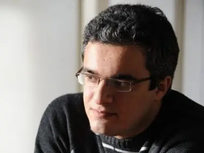 چه کسی درصدد یافتن رگه‌های توتالیتارسیم، نازیسم و فاشیسم در رفتارهای روزمره آدم‌ها و سیاست‌مداران آمریکایی‌ست
