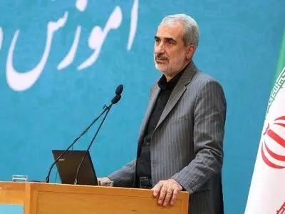 به برکت خون شهدا و تلاش دانش‌آموزان، حرکت به‌سوی دانش و فناوری ادامه دارد