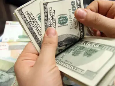 تعریف ابزار جدید مالی برای جذب دلارهای خانگی 