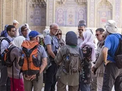 سازمان میراث‌فرهنگی حساب‌های اقماری گردشگران را ارایه دهد/هنوز آمار گمرک ملاک گردشگران است
