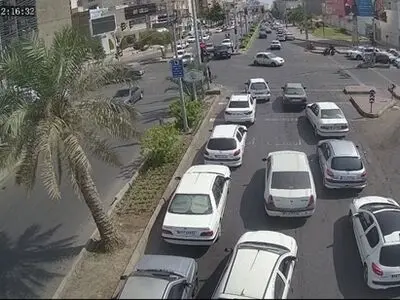 کنترل ترافیک چهار راه دانشگاه با دوربین های هوشمند