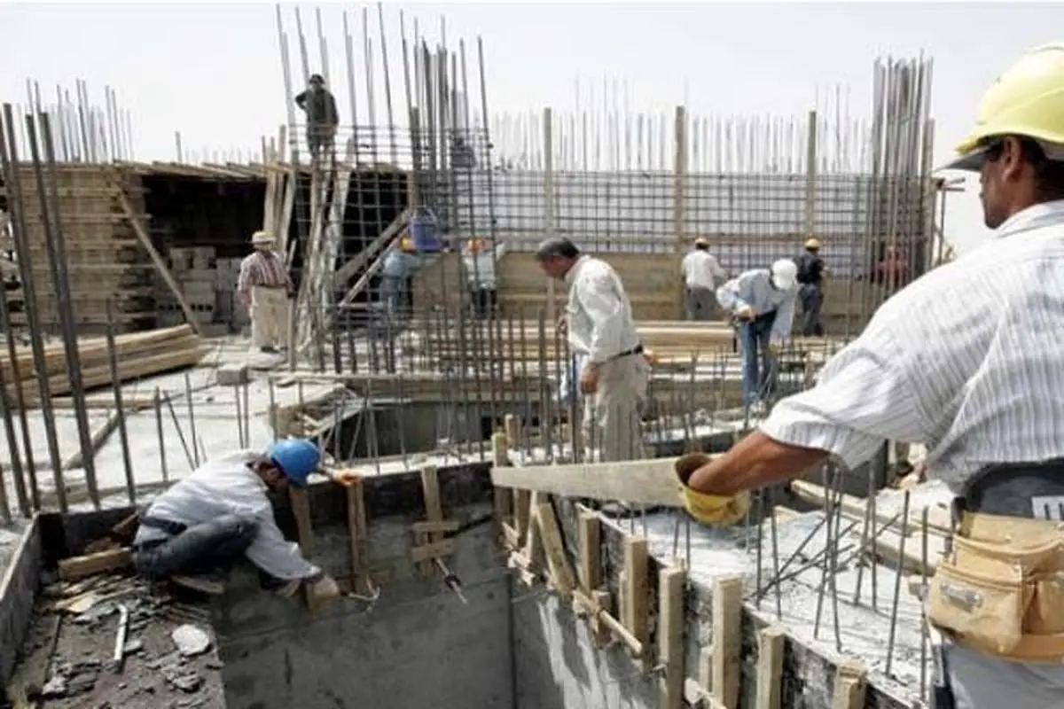 کار و زحمت کارگر باید ارج نهاده شود