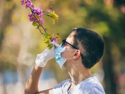 کاهش حس بویایی نشانه ابتلا به کدام بیماری است؟