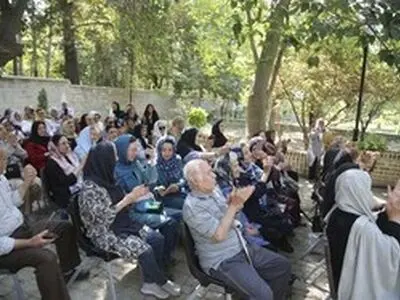 دورهمی سالمندان در بوستان جهان دیدگان کرج برگزار شد