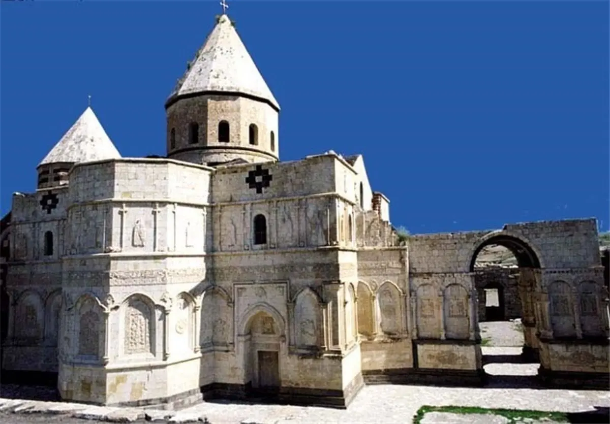 افزایش ۱۴ درصدی بازدید گردشگران از اماکن تاریخی آذربایجان غربی