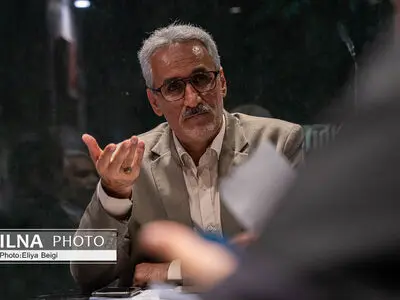 خبرنگاران نقش اساسی در روشنگری دارند