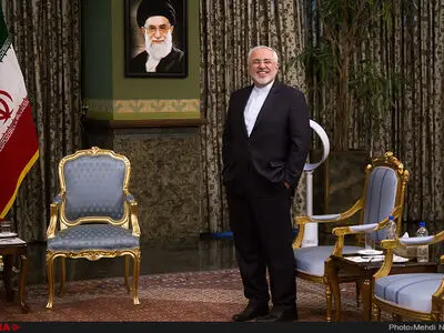 ظریف با وزیر مشاور در امور پارلمانی ژاپن دیدار کرد