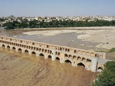  زاینده رود بدون دخالت مسئولان زنده شد/ خروش زاینده رود با رود شور