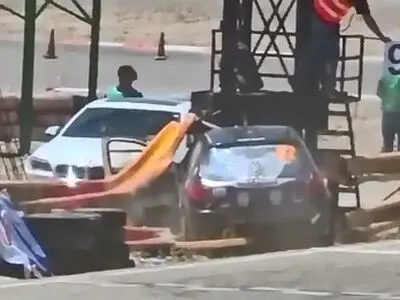 تصاویر دیگری از حادثه پیست اتومبیلرانی