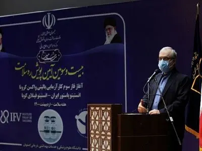 پیش‌بینی کرده بودم تا ۳ سال گرفتار کرونا هستیم/ بستن قرارداد واکسن با روسیه ۹ ماه طول کشید