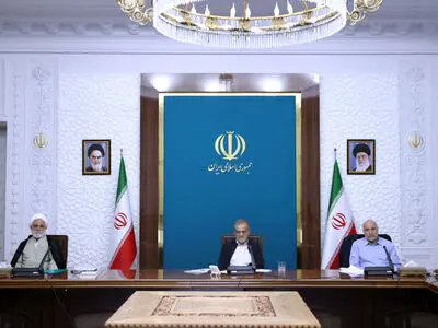 اختصاص یک و نیم میلیارد دلار تسهیلات برای تامین تجهیزات نیروگاه‌های خورشیدی