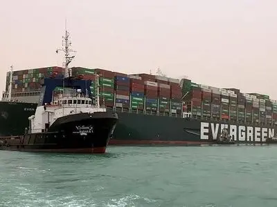 کاهش قیمت نفت همزمان با وقوع بحران در کانال سوئز