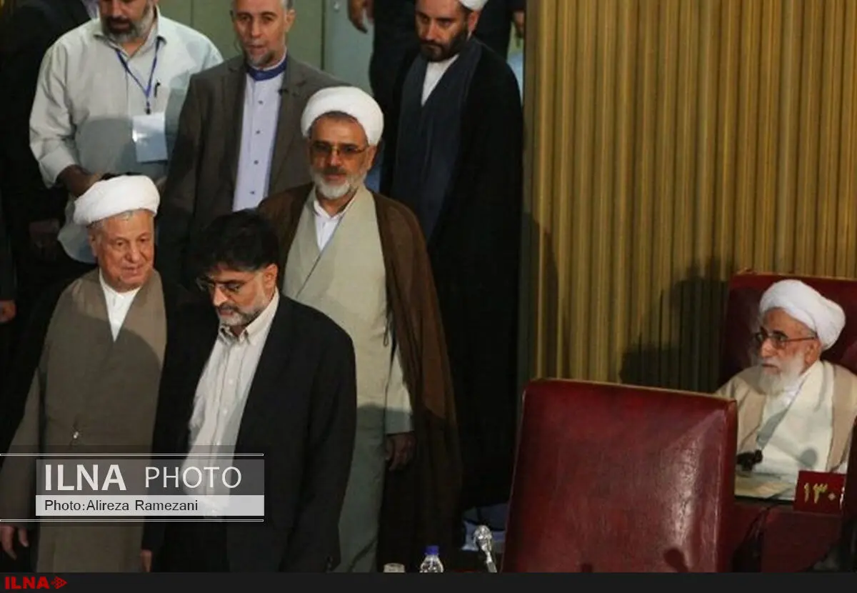 آیت‌الله هاشمی همچنان پیشتاز انتخابات/ آیت‌الله جنتی در رده شانزدهم