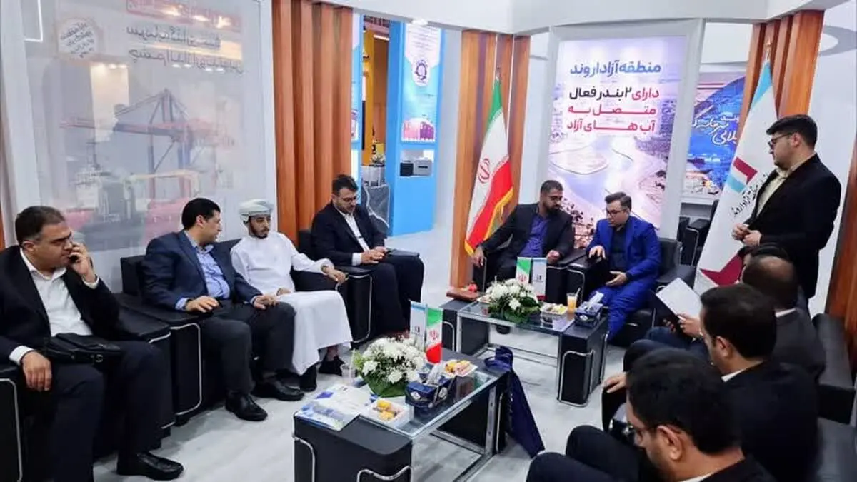 بازدید عضو هیئت مدیره سازمان منطقه آزاد اروند از غرفه اروند در هفتمین اکسپو ایران 