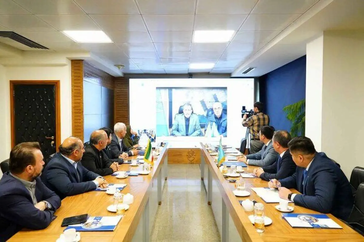 إيران وكازاخستان توقعان مذكرة استثمار استراتيجية لبناء محطة لوجستية في ميناء الشهيد رجائي