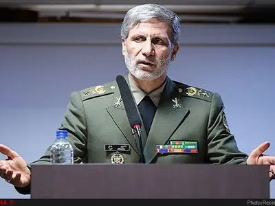 وزیر الدفاع: زوال التوتر فی المنطقة ممکن بعد انهاء التواجد الامیرکی 