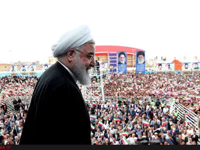 "بومی‌سازی" و "رفع آلودگی" وعده رئیس دولت به کارگرانِ کنگان و عسلویه/ کارگران در انتظار عملی شدن وعده‌ها
