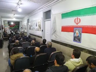سالگرد شهادت سردار سلیمانی با حضور کارگران قم برگزار شد +تصاویر
