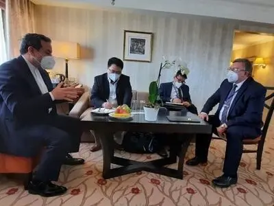Iran, Russia, China representatives hold talks in trilateral meeting