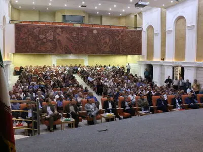  گردهمایی بزرگ کارگران و بازنشستگان اصفهان برگزار شد