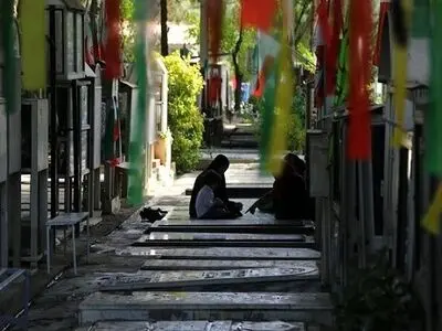 بهشت زهرا (س) در لحظه تحویل سال باز است/ برگزاری مراسم ویژه در گلزار شهدا 
