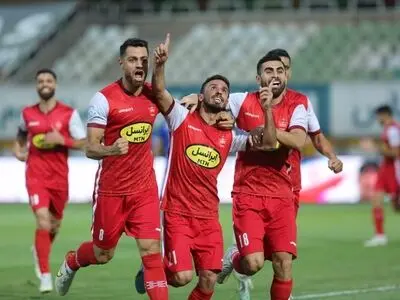 هوادار یک - پرسپولیس 3 / حفظ صدرنشینی با درخشش لوکادیا و صادقی