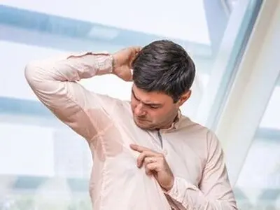 کمبود این ویتامین باعث بوی بد بدن می‌شود